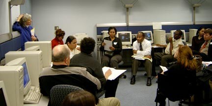 CPCS' I-CANN/EITC Project Director Dorie A. Kraus (l.) leads the program training session on November 16, 2004